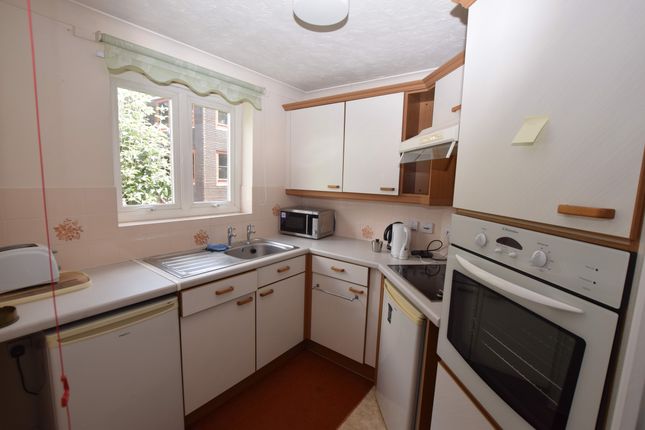50, Willow Court, Alton photo 3