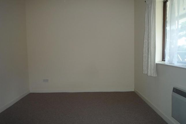 Flat 1, Townhill Farm District, Townhill Farm District Centre, Southampton photo 5