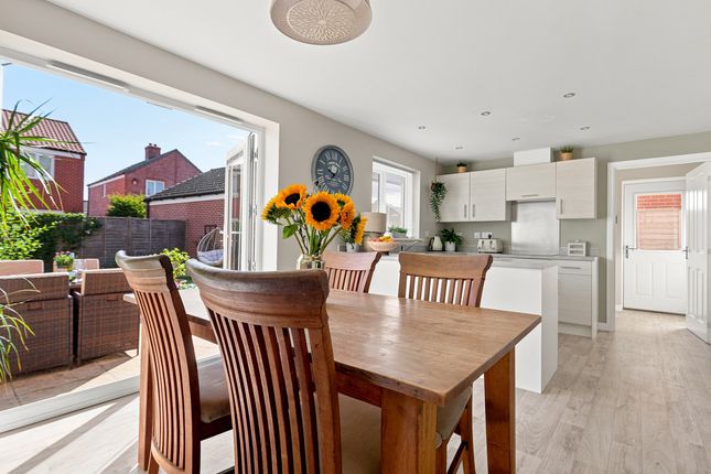 6, Coldham Grove, Wymondham photo 3
