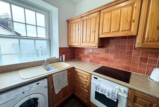 Flat 7, 59, High Street Topsham Devon, Topsham photo 2