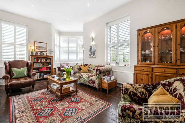 Flat J, Rydal Mount, Potters Bar photo 3