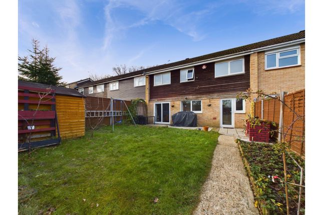 Thumbnail Terraced house for sale in Shearwater Court, Crawley