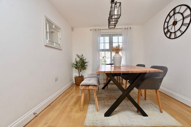 15, Kingsdown Drive, Stamford photo 3