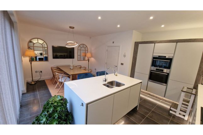 12, Lindh Road, Bicester photo 3