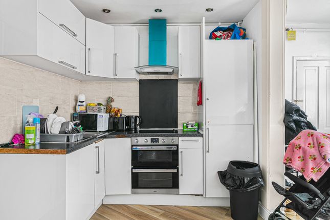 Flat 1, 158, Clifton Road, London photo 3