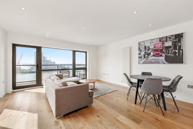 Flat to rent in Longitude House, Canary Wharf