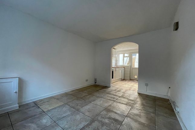 3 Severn Street, Newnham photo 2