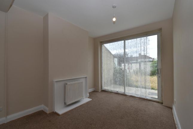 110, Dale Avenue, EDGWARE photo 4