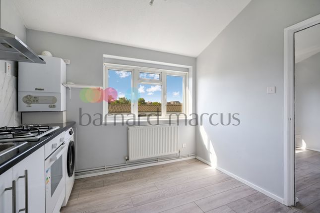 Bradley Close, Islington photo 2