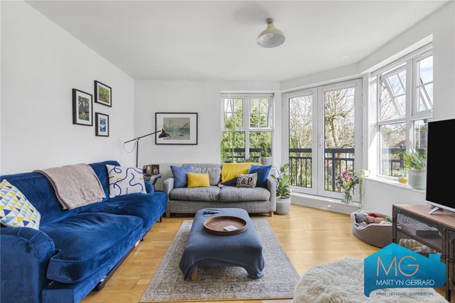 Flat for sale in Station Road, New Barnet, Barnet