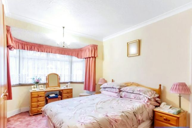 Thumbnail Terraced house to rent in Elstree Gardens, London
