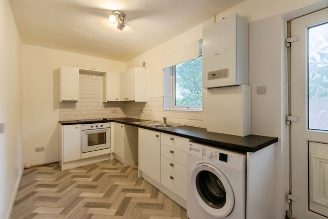 3, Birch Crescent, LEEDS photo 4