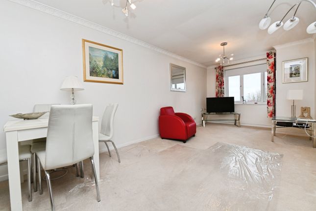 43 Primrose Court, Kings Road, Brentwood photo 2