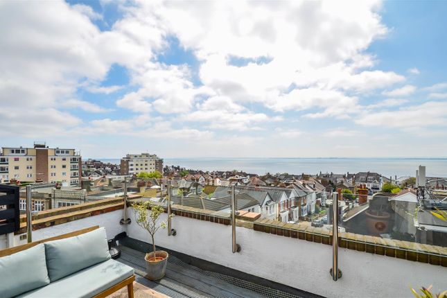 Flat for sale in Broadway, Leigh-On-Sea