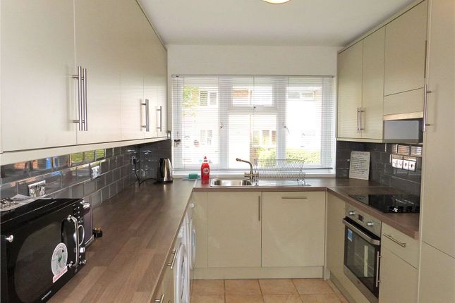 Room 3, 102, Viking, Bracknell photo 2