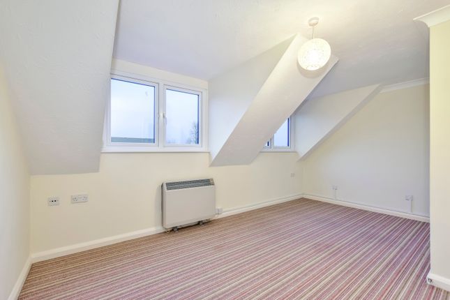 15 Breakspear Court, The Crescent, Abbots Langley photo 2