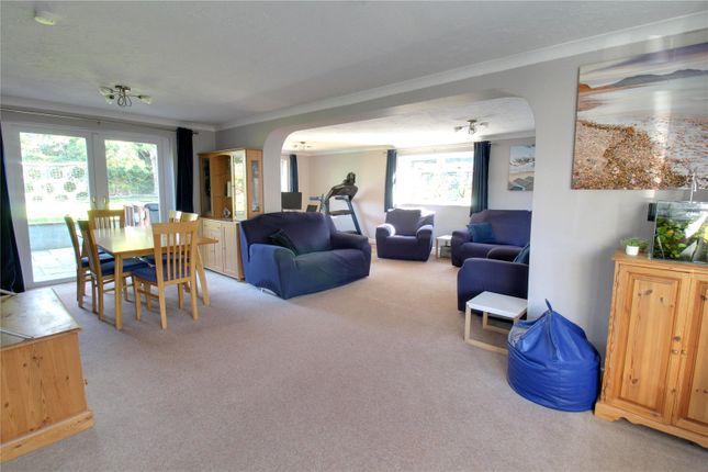 14, Hawk Close, Hampshire photo 2