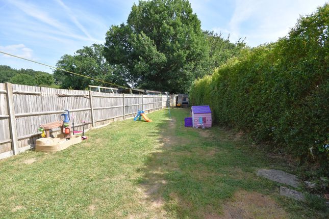 42, Careys Wood, Surrey photo 3