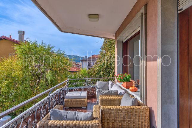 Semi-detached house for sale in Cernobbio, Lake Como, Lombardy, Italy