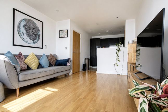 Flat 37, Powell House, 4, Dunstan Mews, Enfield photo 4
