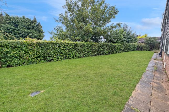 9, Gardeners Close, Bedford photo 2