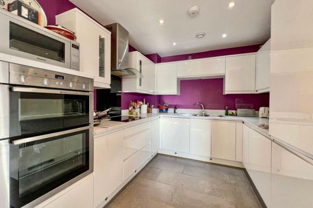 AD 5 Bluebell Way, Worthing photo 2