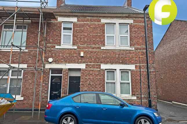 Thumbnail Flat to rent in George Street, Wallsend, Tyne And Wear