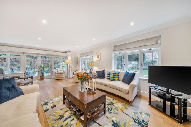 4, Heatherfield Lane, Surrey photo 2
