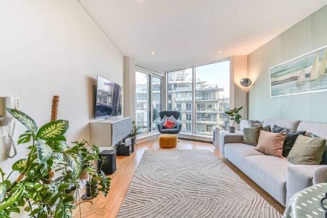 Flat for sale in Baltimore House, Battersea, London