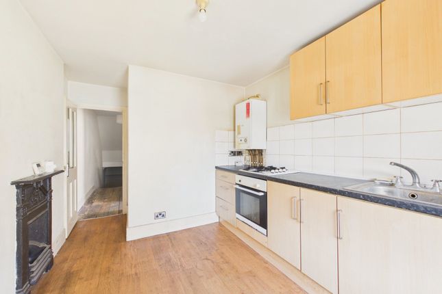 Flat B, 148, Canterbury Road, Kent photo 3