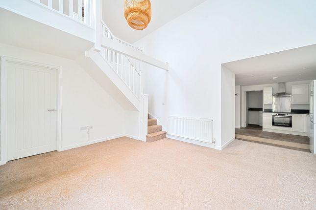 25, Hollowtree Court, Barnstaple photo 3