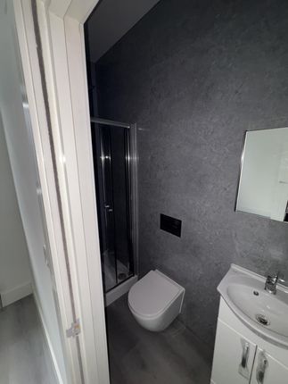 Flat 7, 277c Green Street, London photo 3