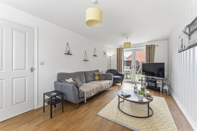 5, Hobby Drive, Corby photo 2
