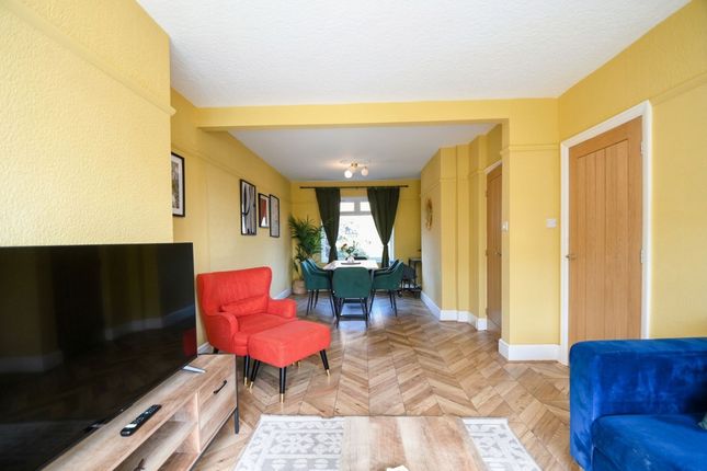 22 Gore Crescent, Salford photo 3