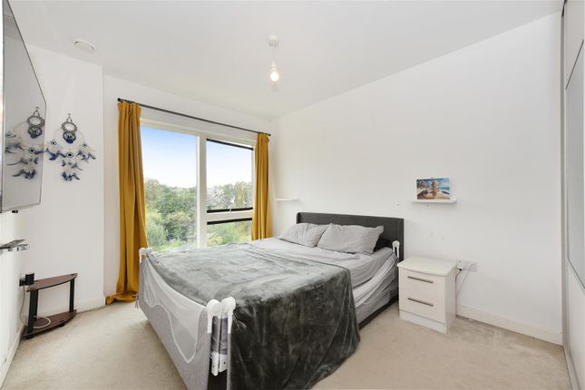Flat 16, 39, Achill Close, London photo 4