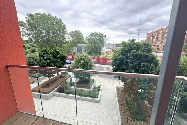Flat 8, Ensign House, 48, Aerodrome Road, London photo 5