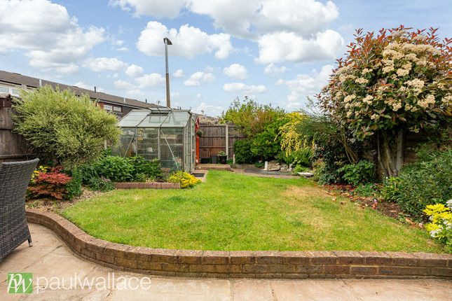 128, Lampits, Hoddesdon photo 4