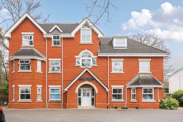 Thumbnail Flat for sale in Gordon Road, Camberley