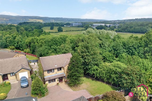 24 Hutton Drive, Burnley photo 4