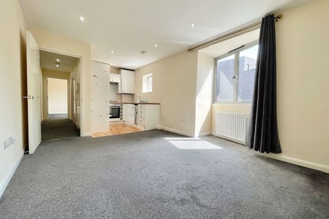 Flat to rent in Tibbenham Place, Fordmill Road, London