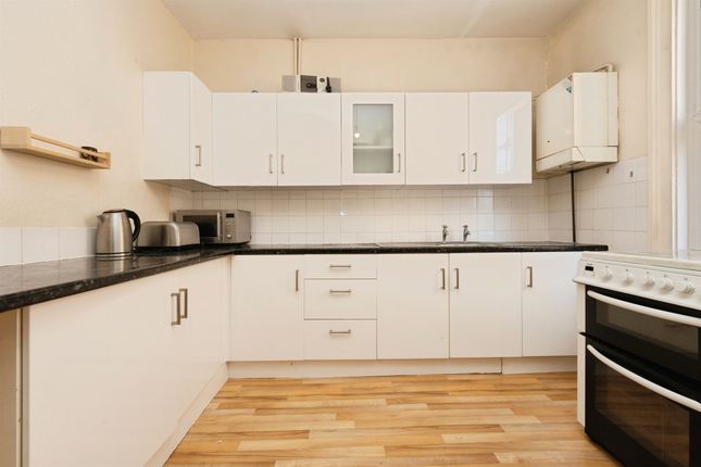 38, Welldon Crescent, Harrow photo 3