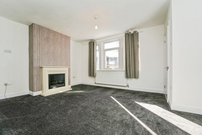 2, Lime Avenue, Worcestershire photo 4
