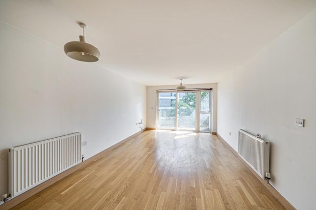 Flat 19 Pisces Court, Zodiac Close, Edgware photo 2