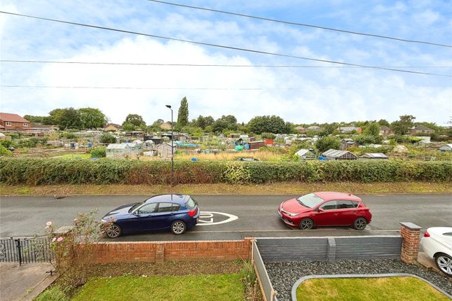 27, Lunbreck Road, Doncaster photo 3
