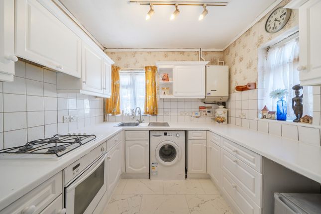 66, Wingfield Way, Ruislip photo 4