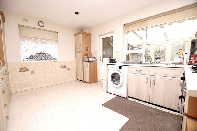 4, York Crescent, Lee-On-The-Solent photo 4