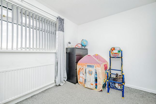 9, Newgale Close, Barry photo 4