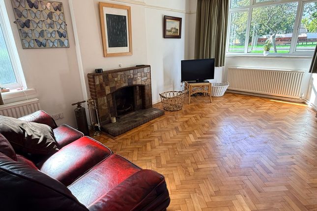 37 Spencefield Drive, Leicester photo 2