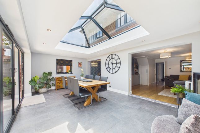 29, Dovedale Close, Sandhurst photo 4