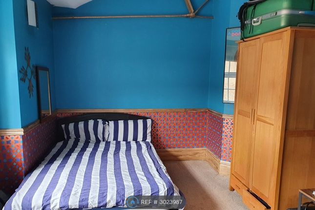 Flat, Boswell Court, London photo 3